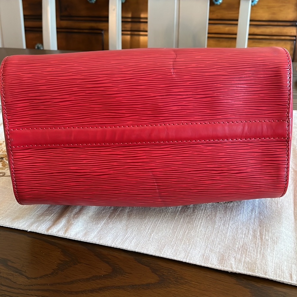 LV SPEEDY 25 RED EPI  UNBRANDED STRAP INCLUDED - Picture 8 of 17